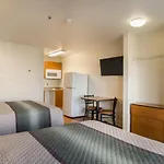 Hometowne Studios By Red Roof Denver - Airport/Aurora